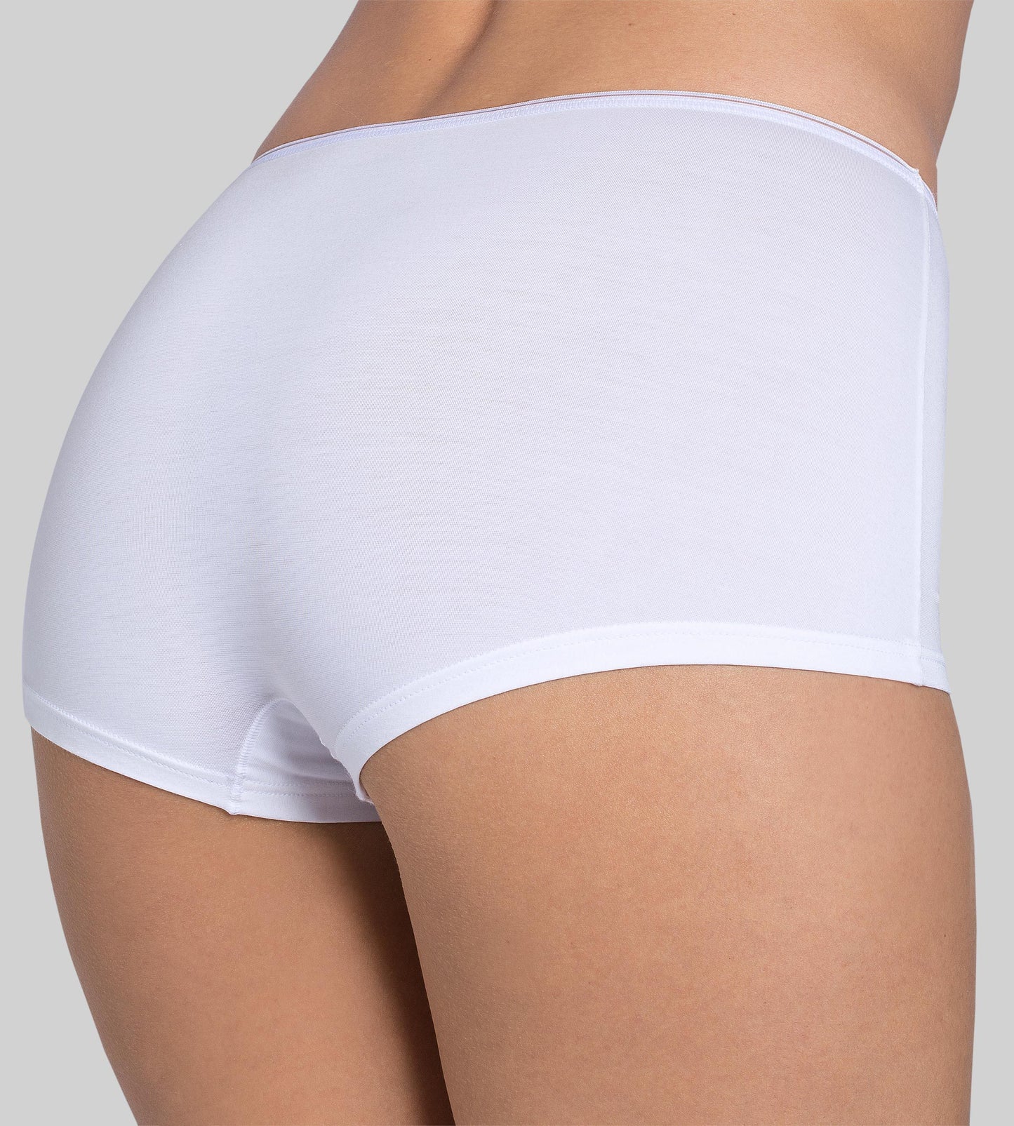 Feel Sensational Short 02 SFW 10151218 0003 white